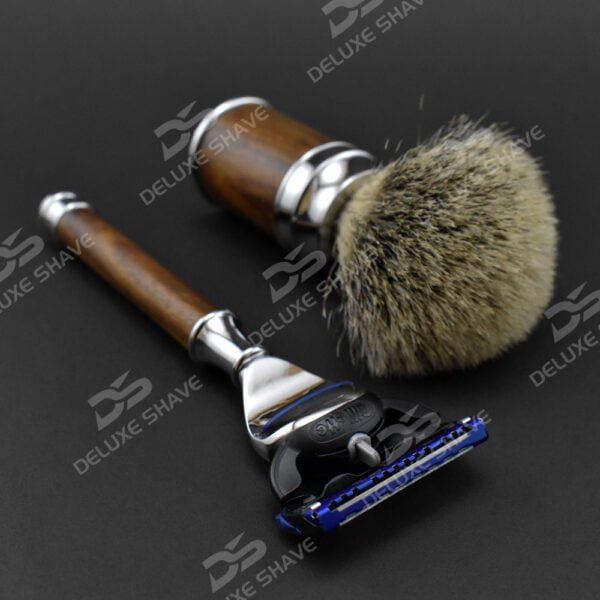 Shaving Set with Holder of Razors and Brush Shaving Set with Holder of Razors and Brush